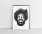 Lade das Bild in den Galerie-Viewer, Questlove Portrait der Künstlerin Marilena Hamm alias Scribblezone, im unversechselbaren Scribble-Stil gezeichnet, gerahmt gegen die Wand lehnend.
