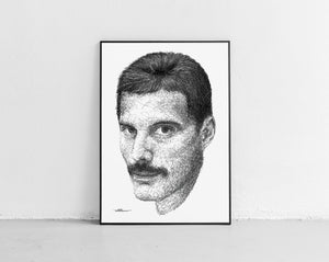 Freddie Mercury Portrait der Künstlerin Marilena Hamm alias Scribblezone, im unversechselbaren Scribble-Stil gezeichnet, gerahmt gegen die Wand lehnend.