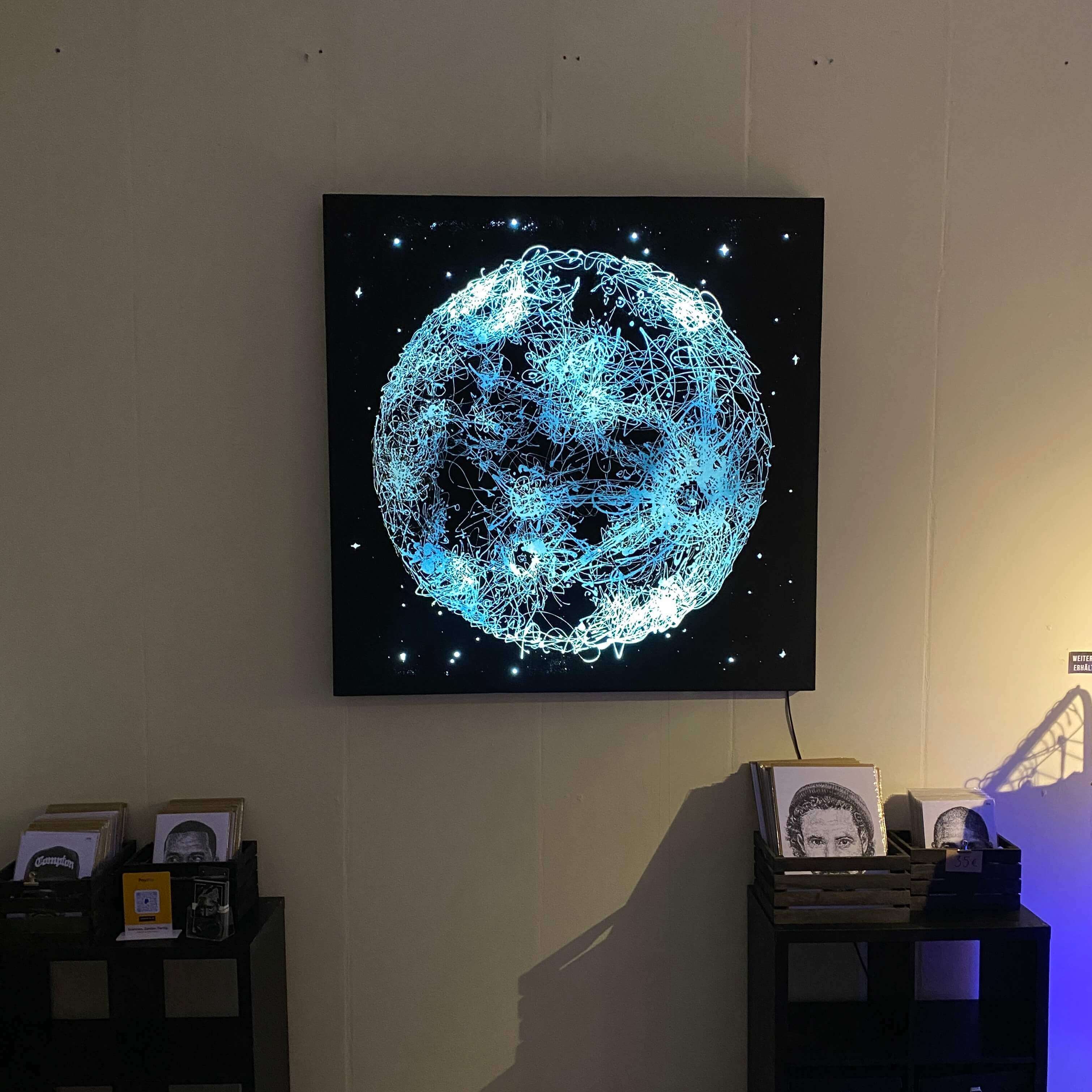 Das Gemälde 'Mother Moon' der Künstlerin Marilena Hamm